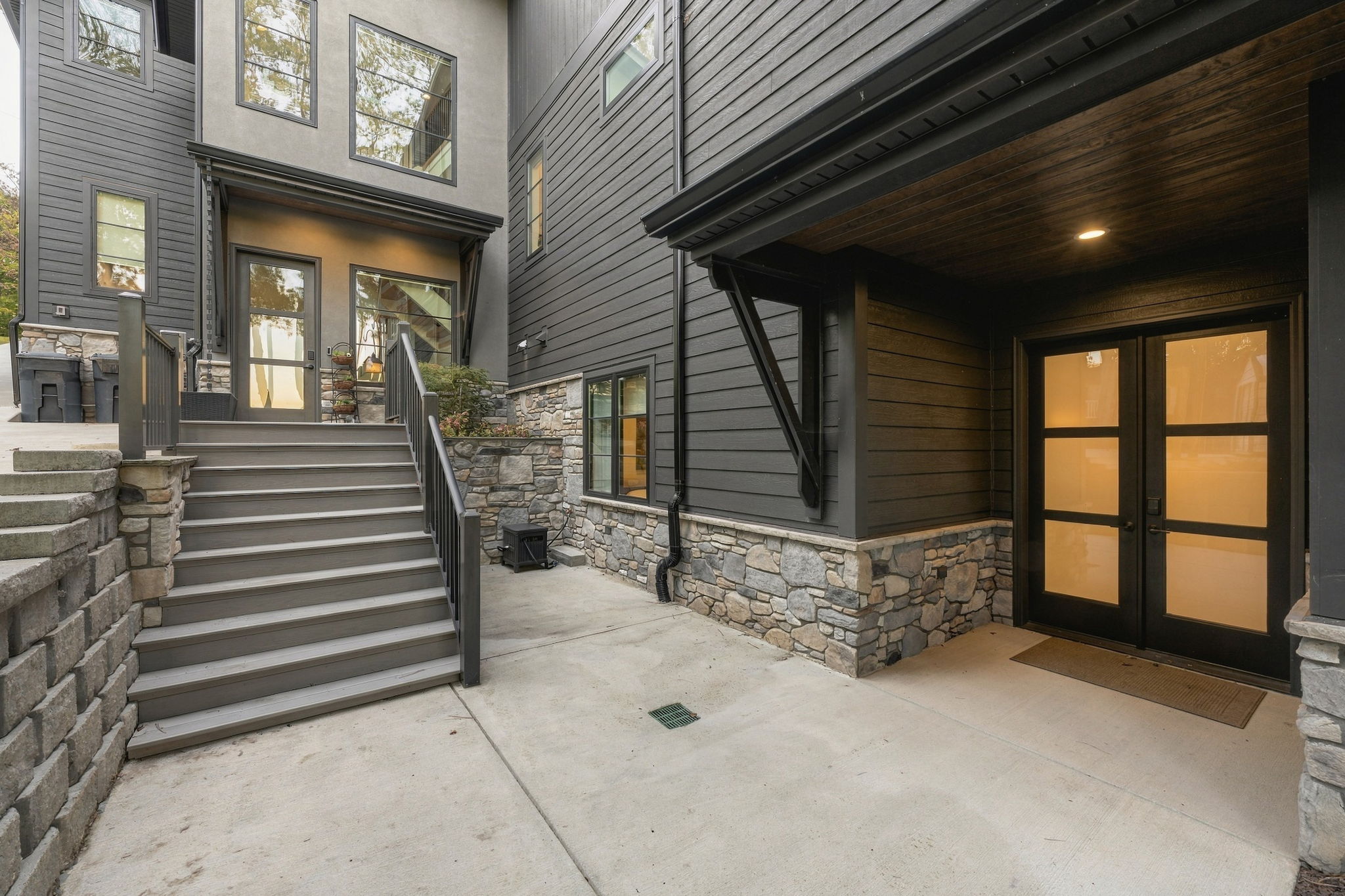 Guest suite entry