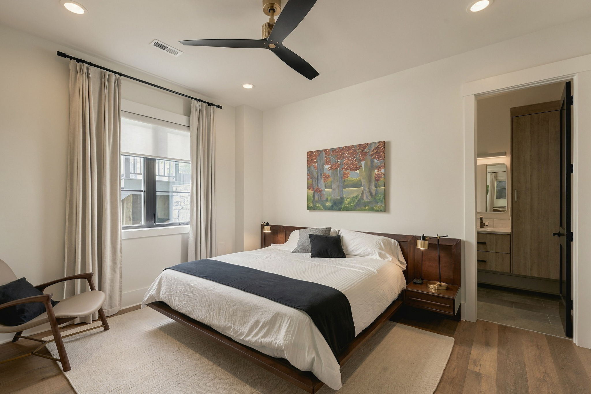 Guest suite primary bedroom