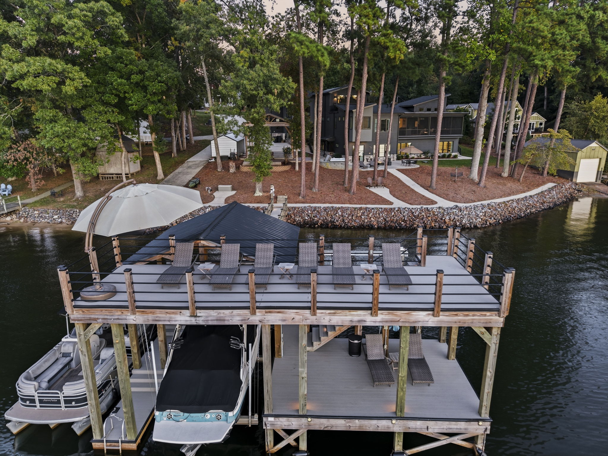 Dock features close up